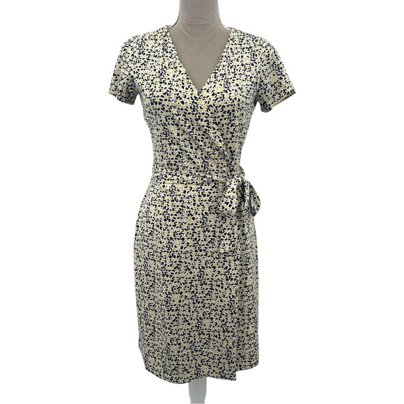 Diane von Furstenberg Julian DVF Short Sleeve Wrap Dress - Daisy Floral - Size 6 - Picture 3 of 12